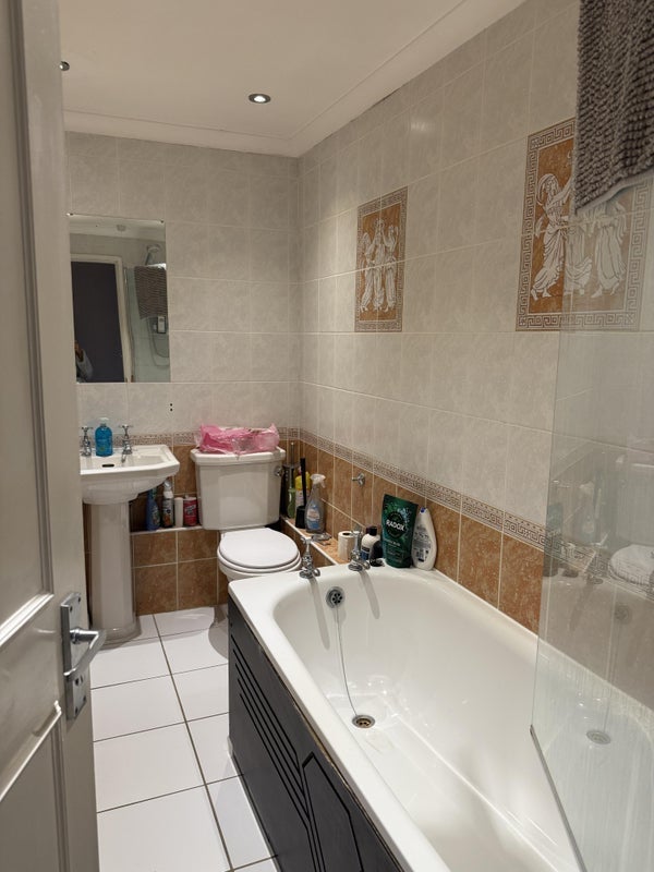 Room Joseph Powell Close in Greater London