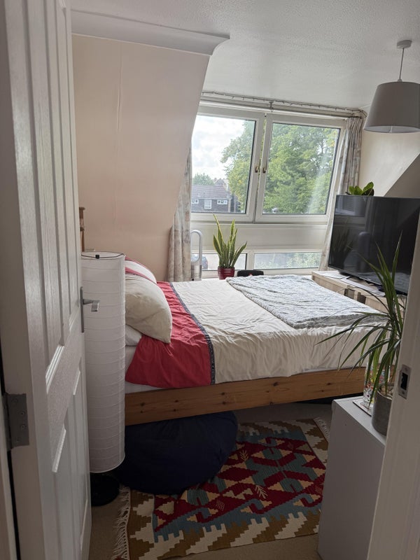 Room Joseph Powell Close in Greater London