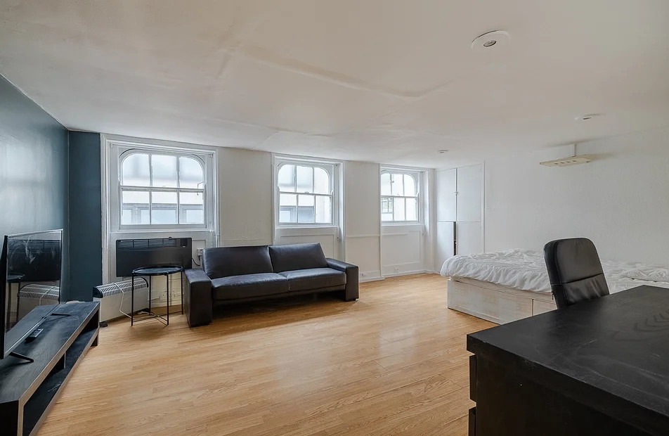 Room James Street in City of Westminster