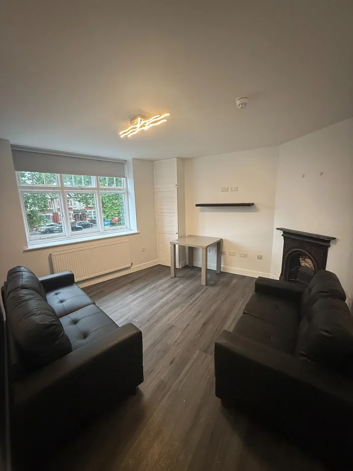 Flat West Green Road in Greater London