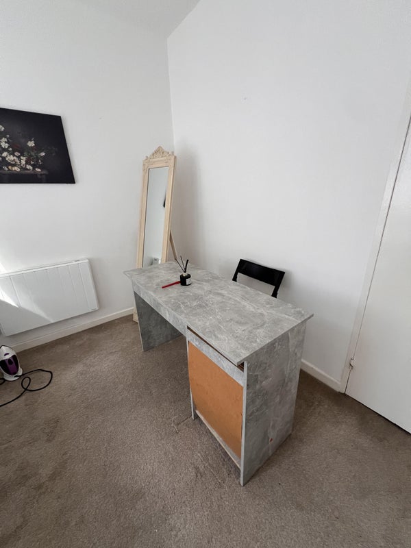 Room Trebovir Road in Greater London