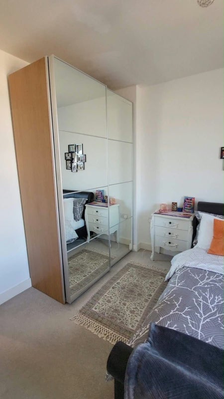 Room New Village Avenue in Greater London