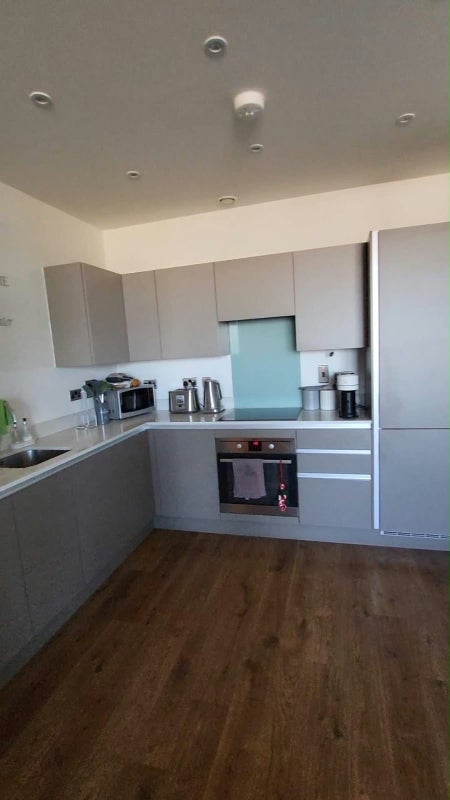 Room New Village Avenue in Greater London
