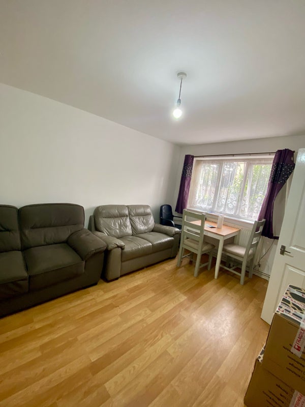 Flat Cliff Mount in Leeds