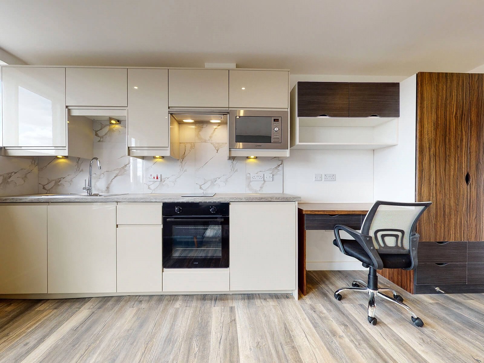 Flat Hyde Terrace in Leeds