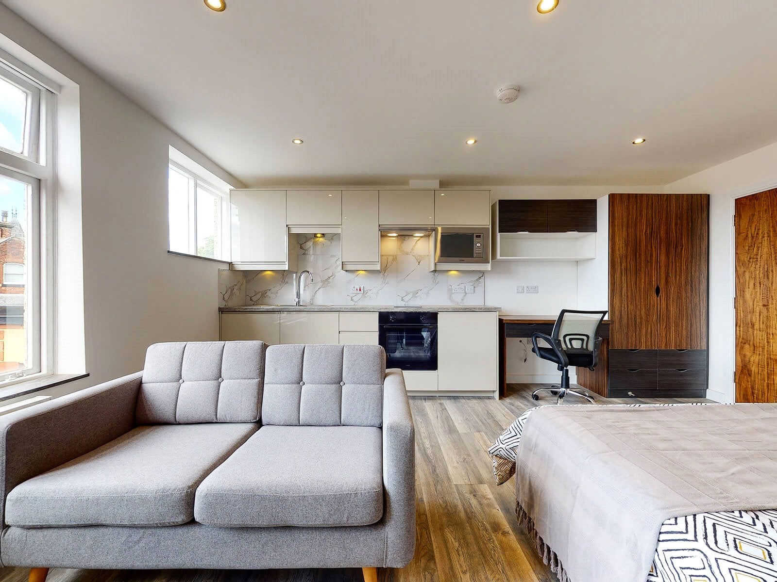 Flat Hyde Terrace in Leeds