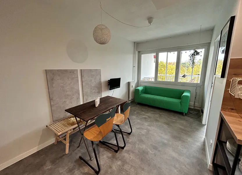Room Place Charles de Gaulle in Talence