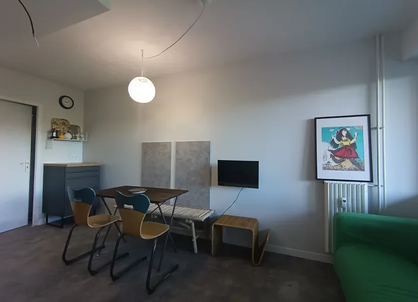Room Place Charles de Gaulle in Talence