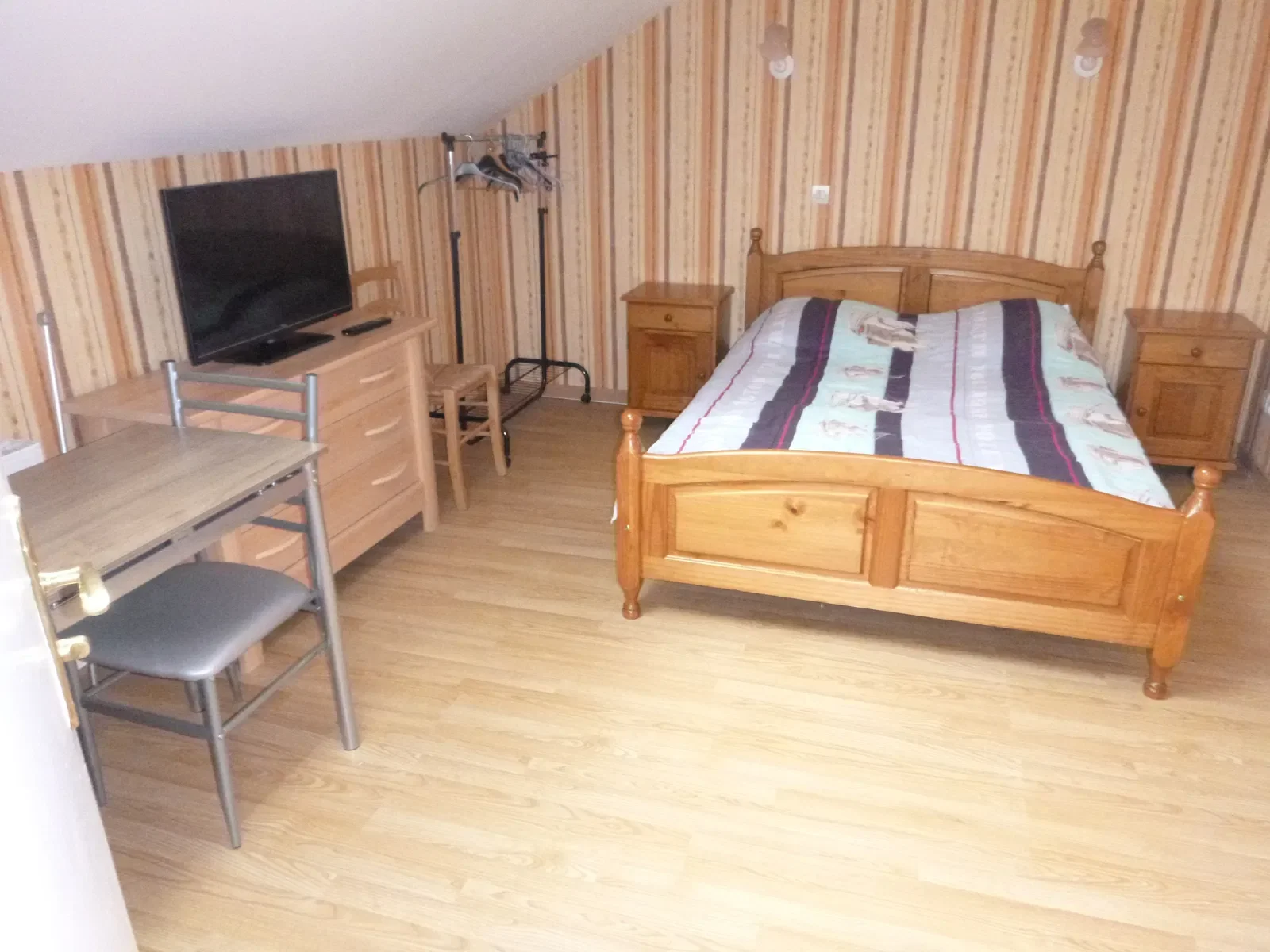 Room Rue du Bois in Giffaumont-Champaubert