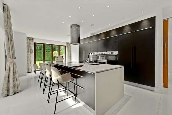 House Warren Close in Elmbridge