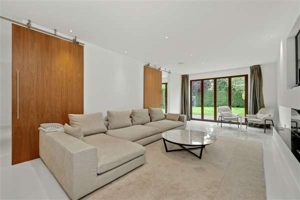 House Warren Close in Elmbridge