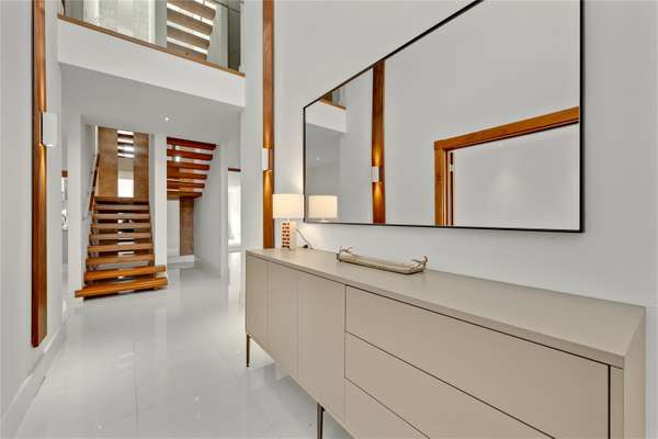 House Warren Close in Elmbridge
