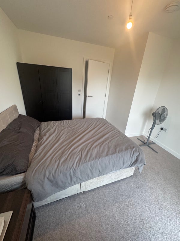 Room West Parkside in Greater London