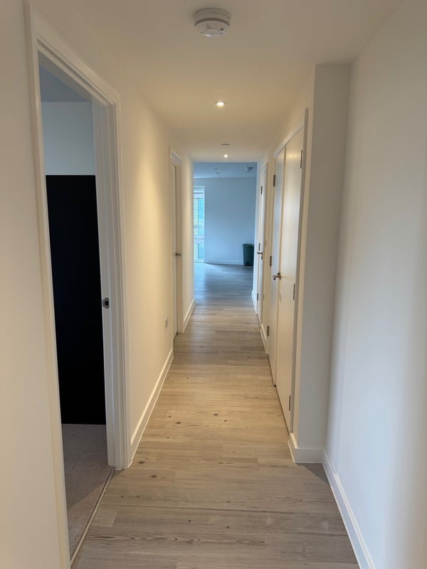 Room West Parkside in Greater London