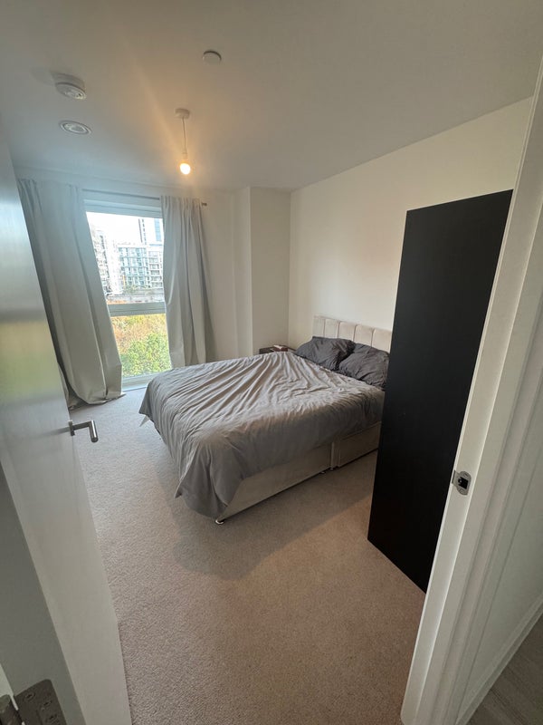 Room West Parkside in Greater London