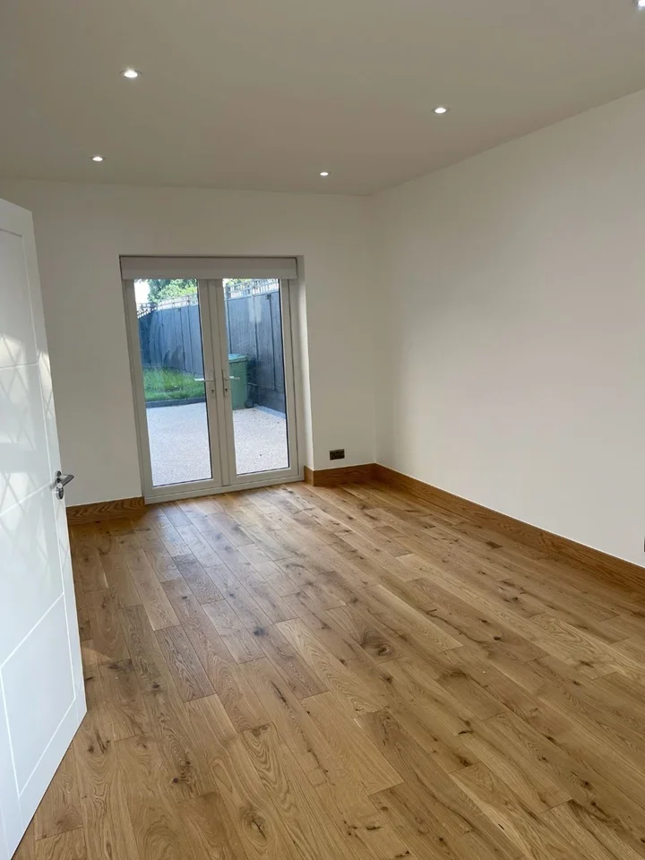 Room Bramley Road in Greater London