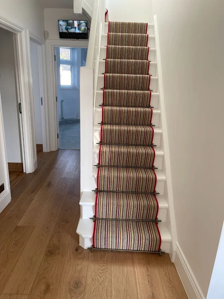 Room Bramley Road in Greater London