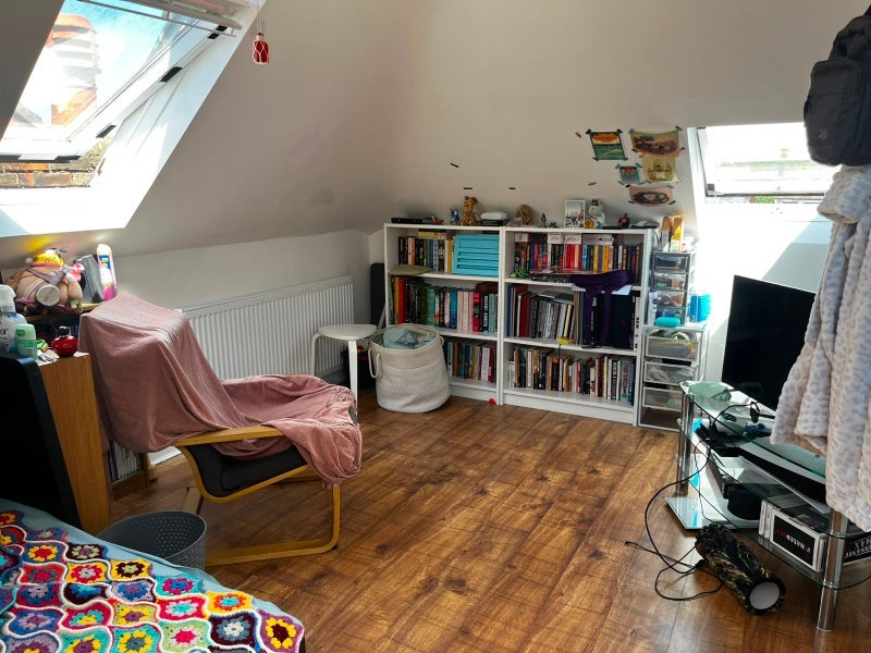 Room Hazelwood Lane in Greater London