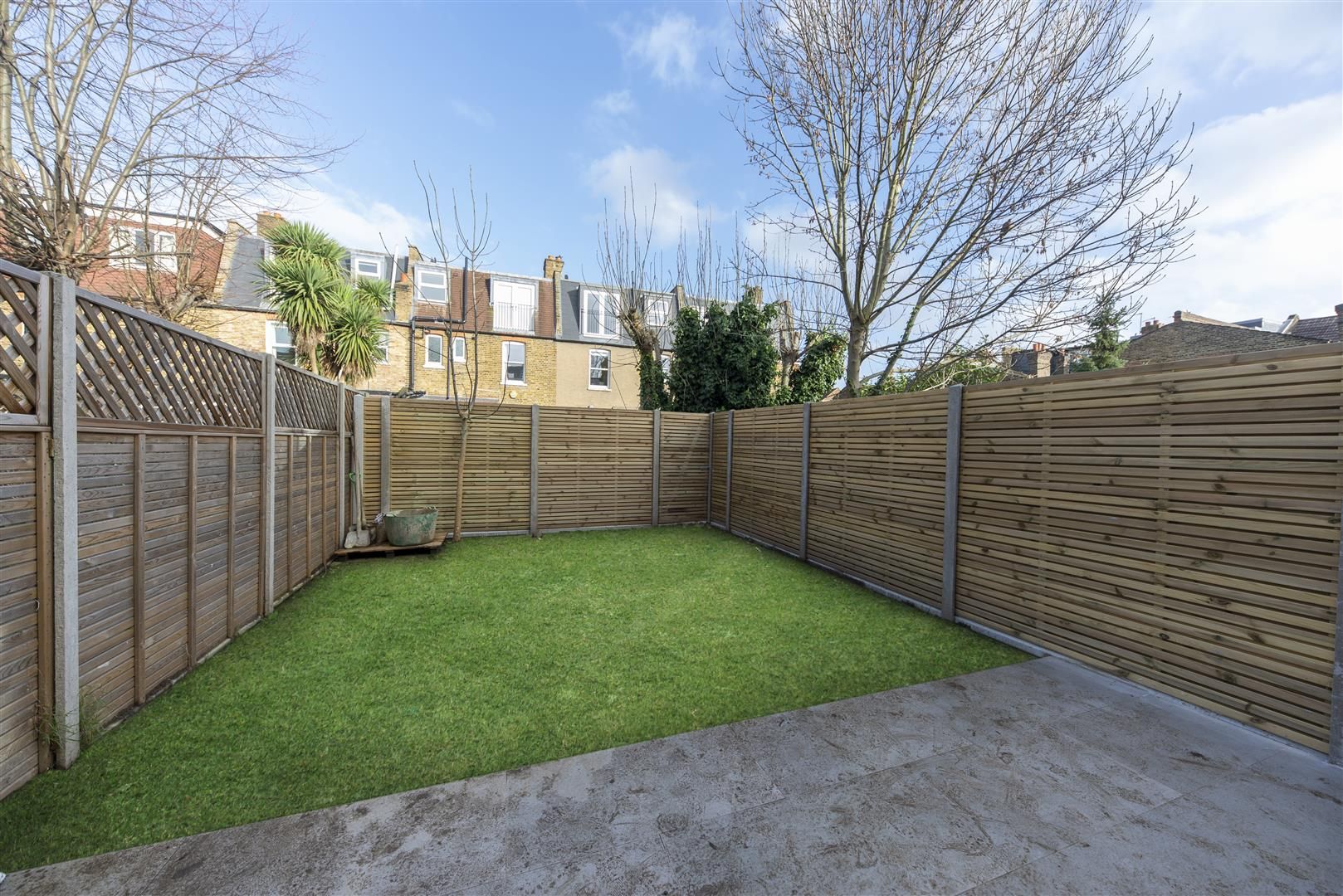 House Sandringham Avenue in Greater London