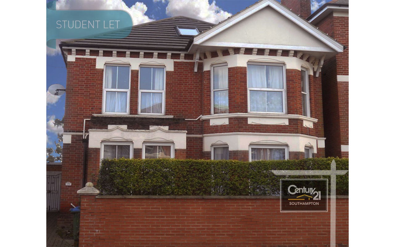 House Lodge Road in Southampton