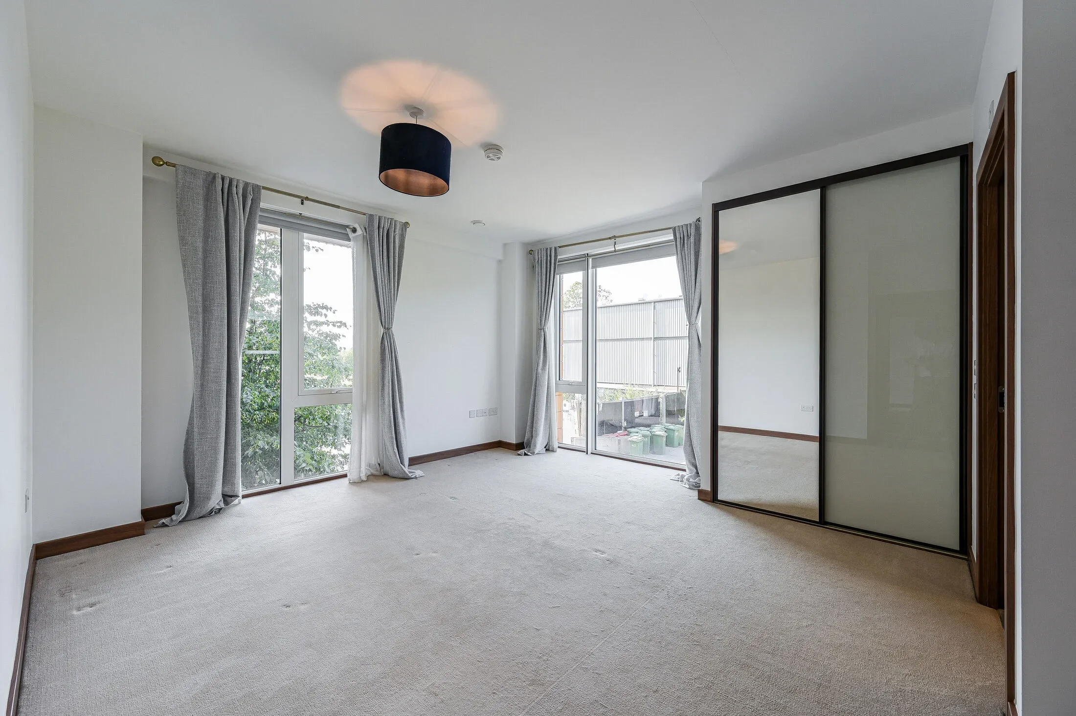 Flat Christchurch Way in Greater London