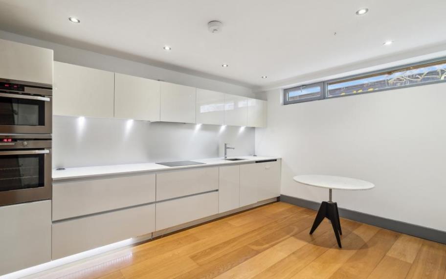 Flat Lisson Grove in City of Westminster