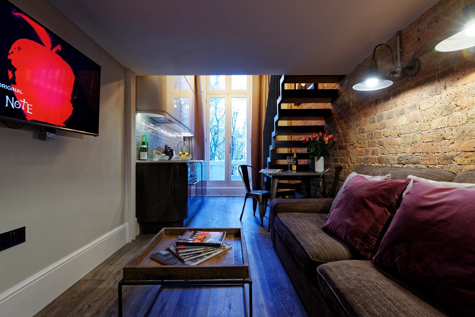 Flat Linden Gardens in Greater London
