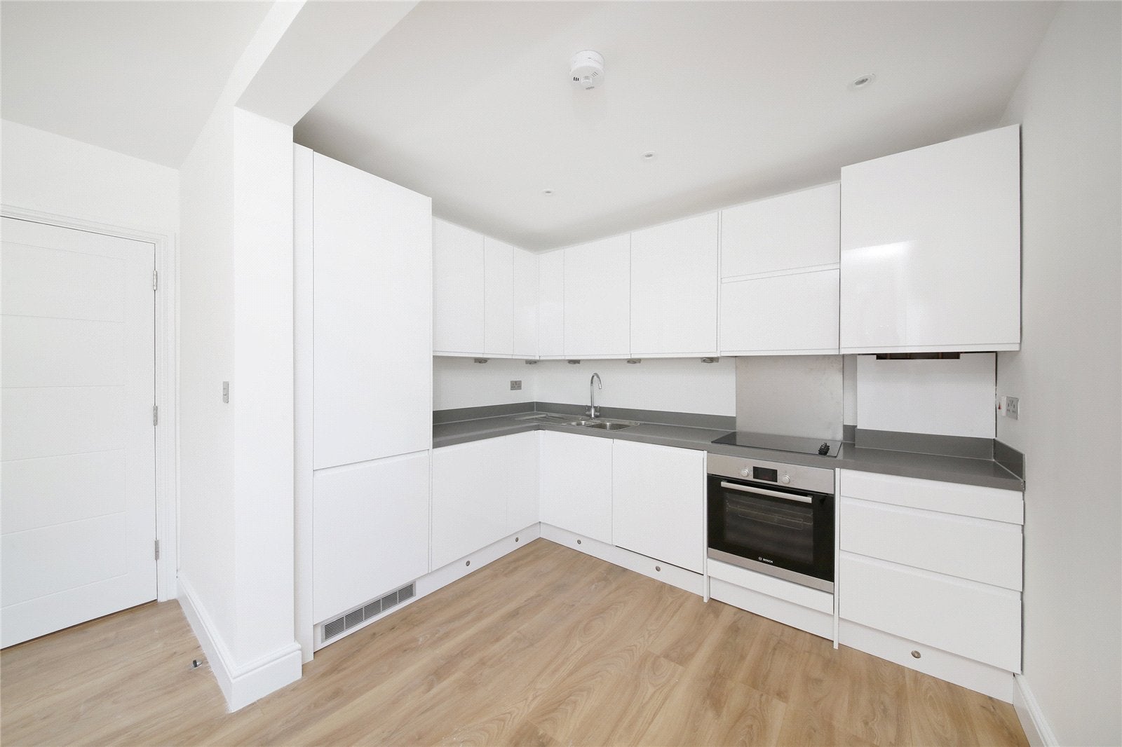 Flat Clarence Road in Greater London