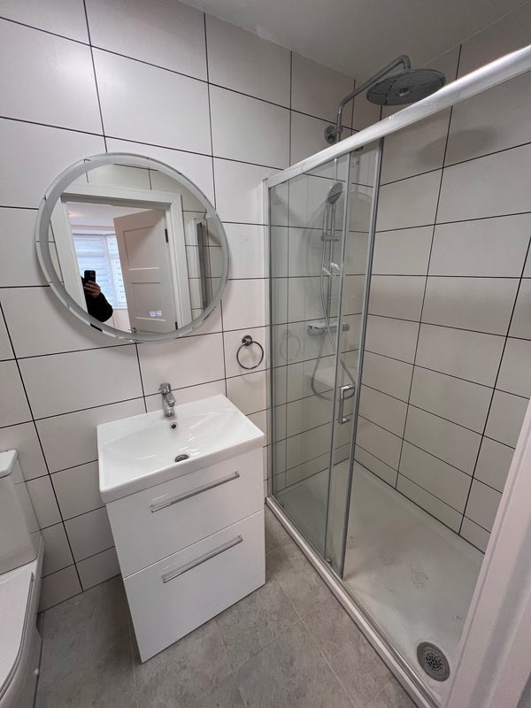 Room Wexham Road in Slough