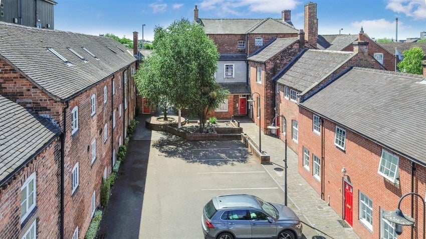 House Horninglow Street in East Staffordshire