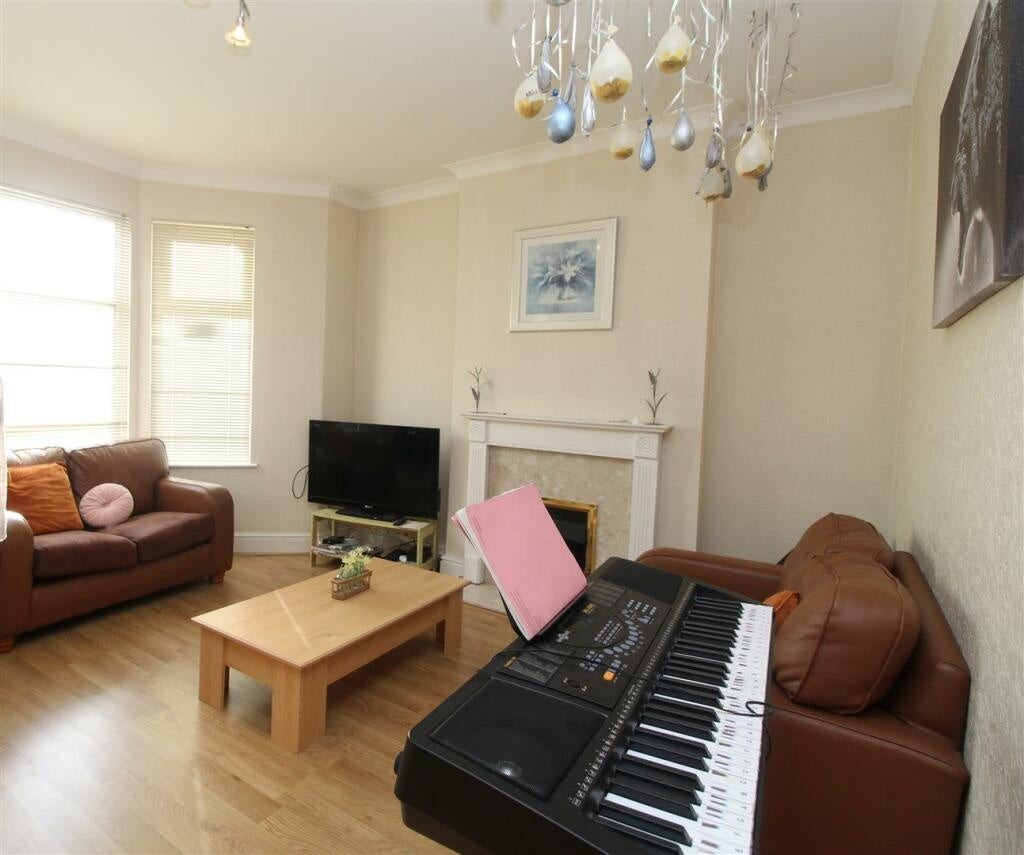 Flat Soberton Avenue in Cardiff