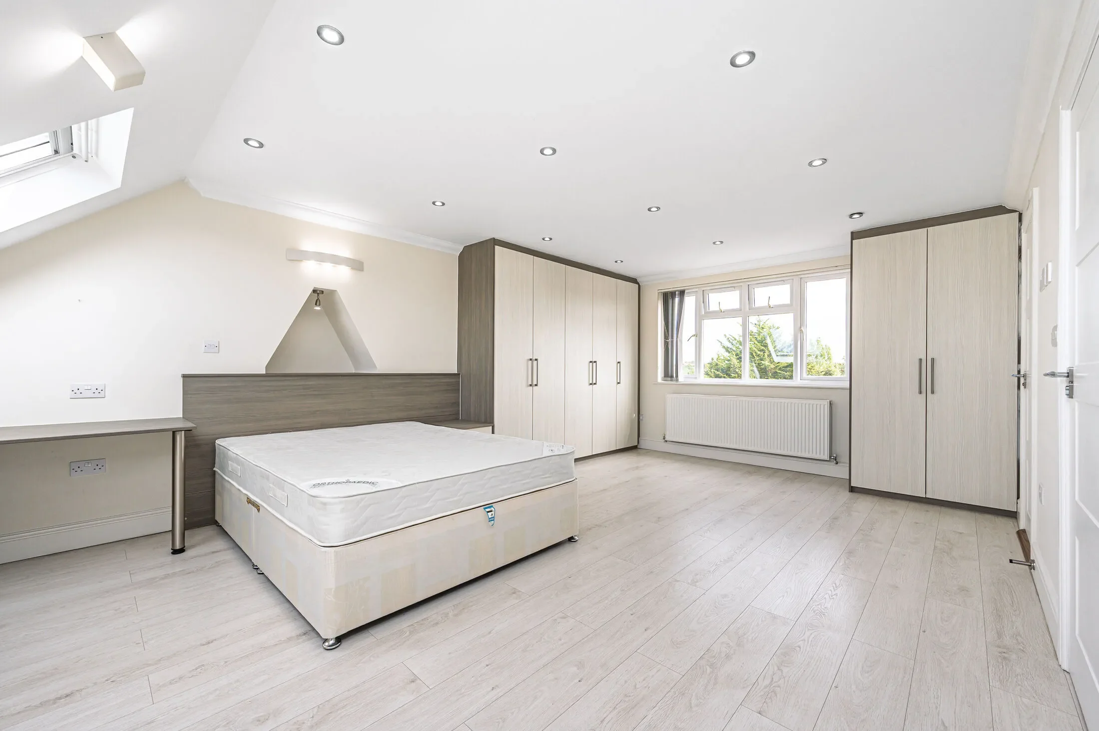 House Cissbury Ring South in Greater London