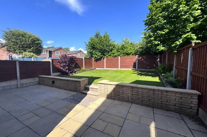 House Brynlow Drive in Middlewich