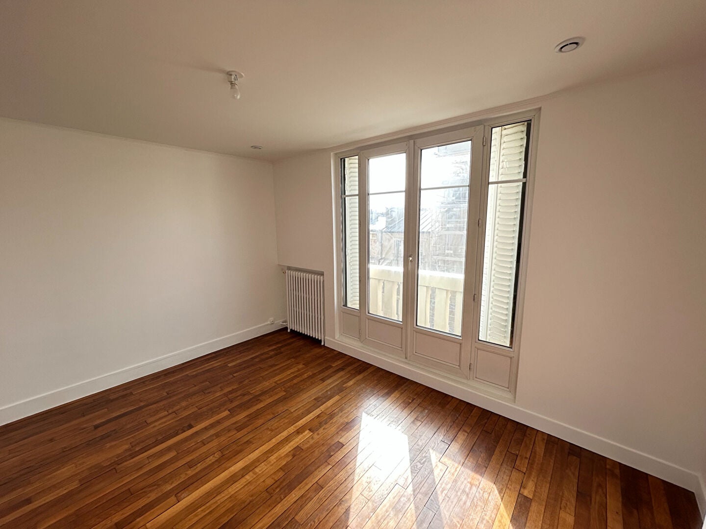 Flat Boulevard Poniatowski in Paris