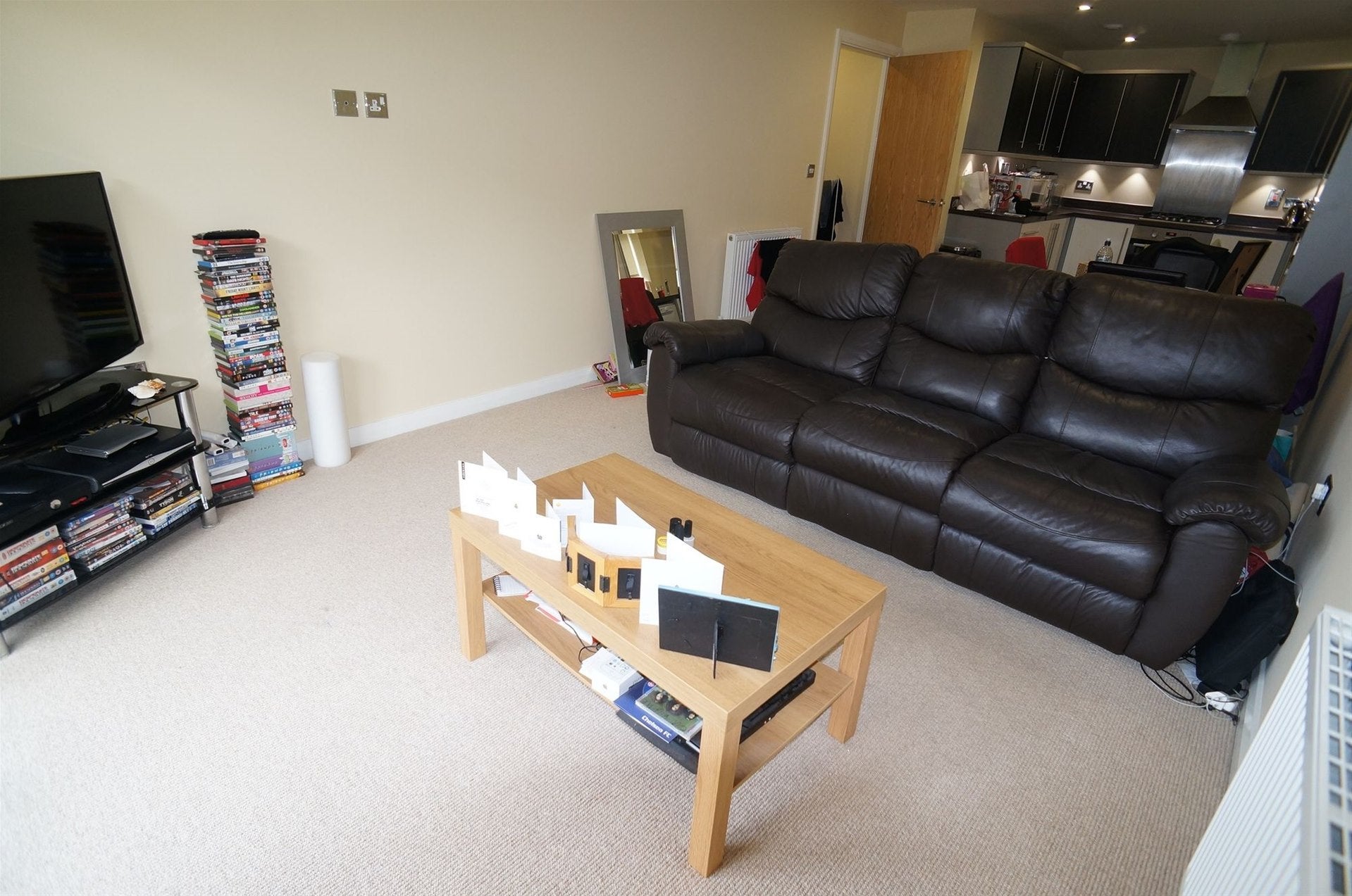 Flat Hatherley Road in Greater London