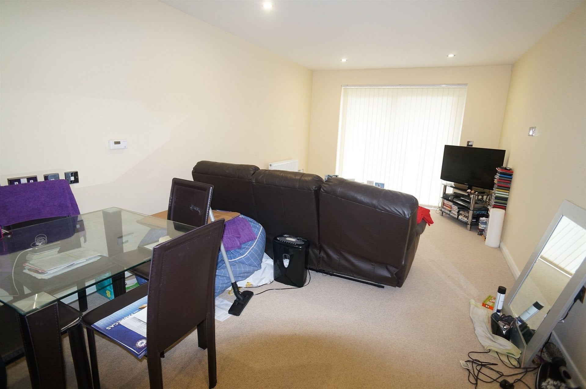 Flat Hatherley Road in Greater London