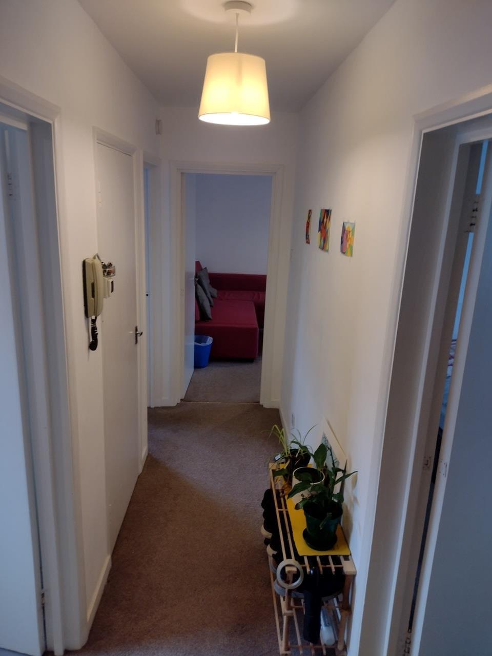 Flat Hawke Road in Greater London