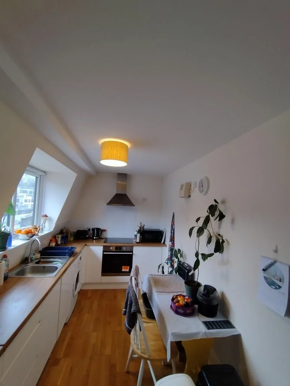 Flat Hawke Road in Greater London