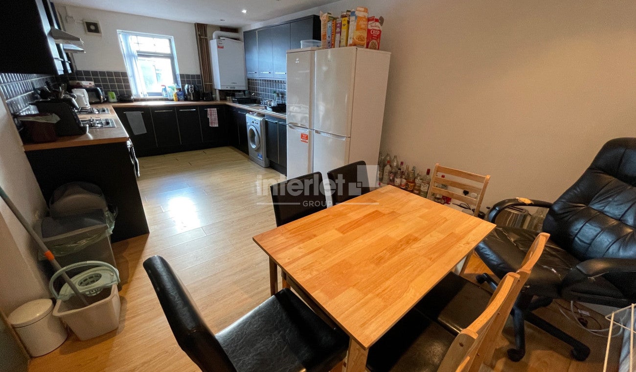 Flat Mundy Place in Cardiff