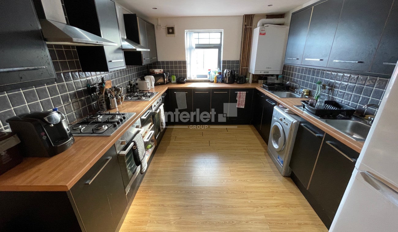 Flat Mundy Place in Cardiff