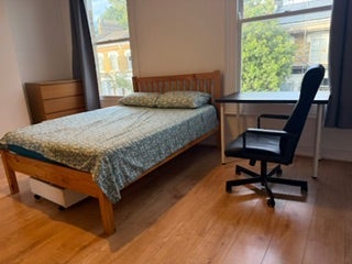 Room Dynevor Road in Greater London