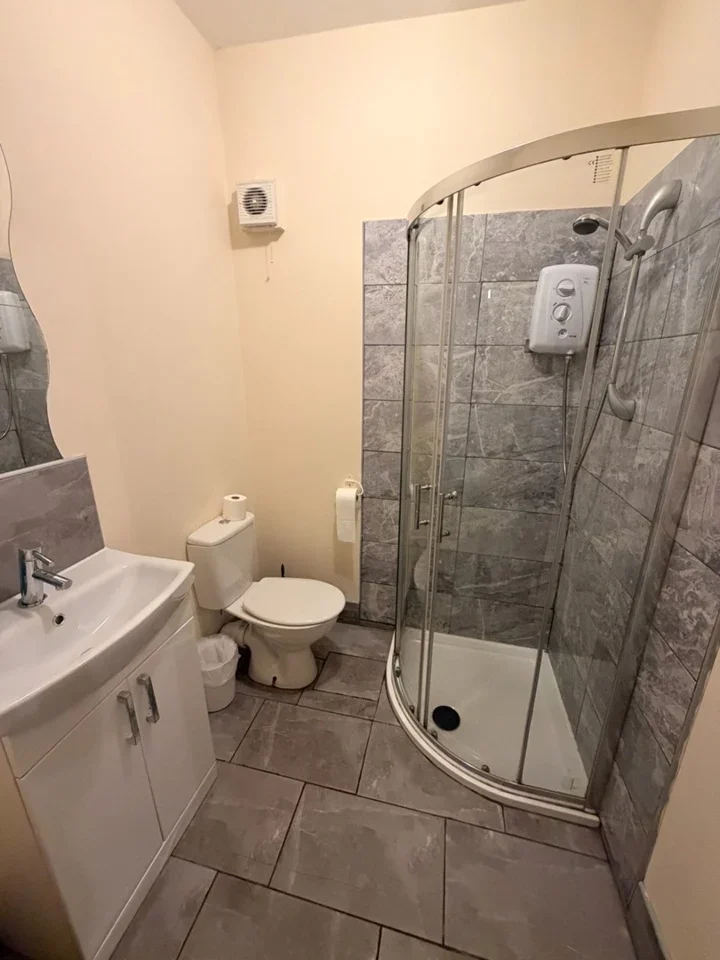 Room Almondbury Bank in Kirklees