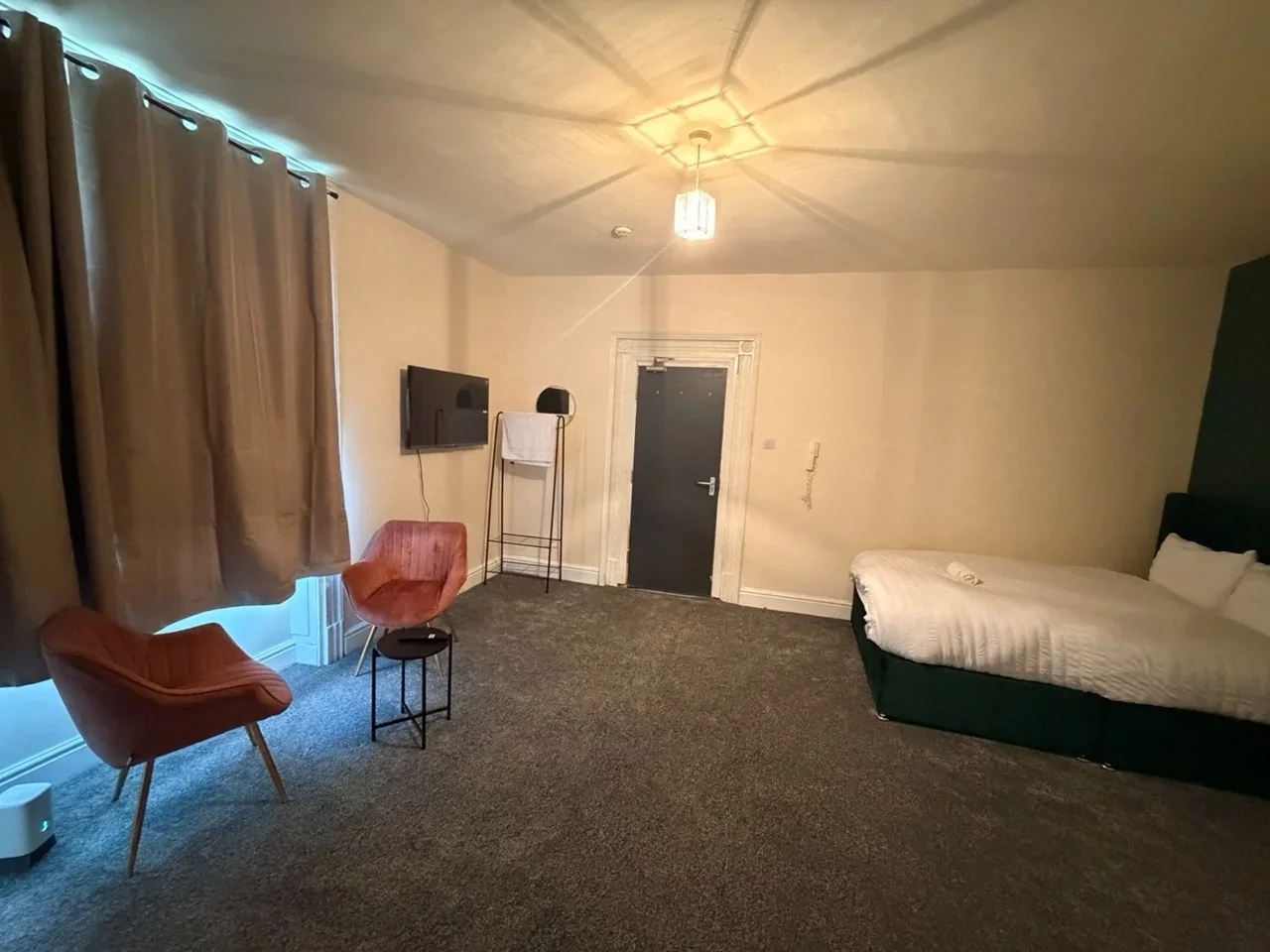 Room Almondbury Bank in Kirklees