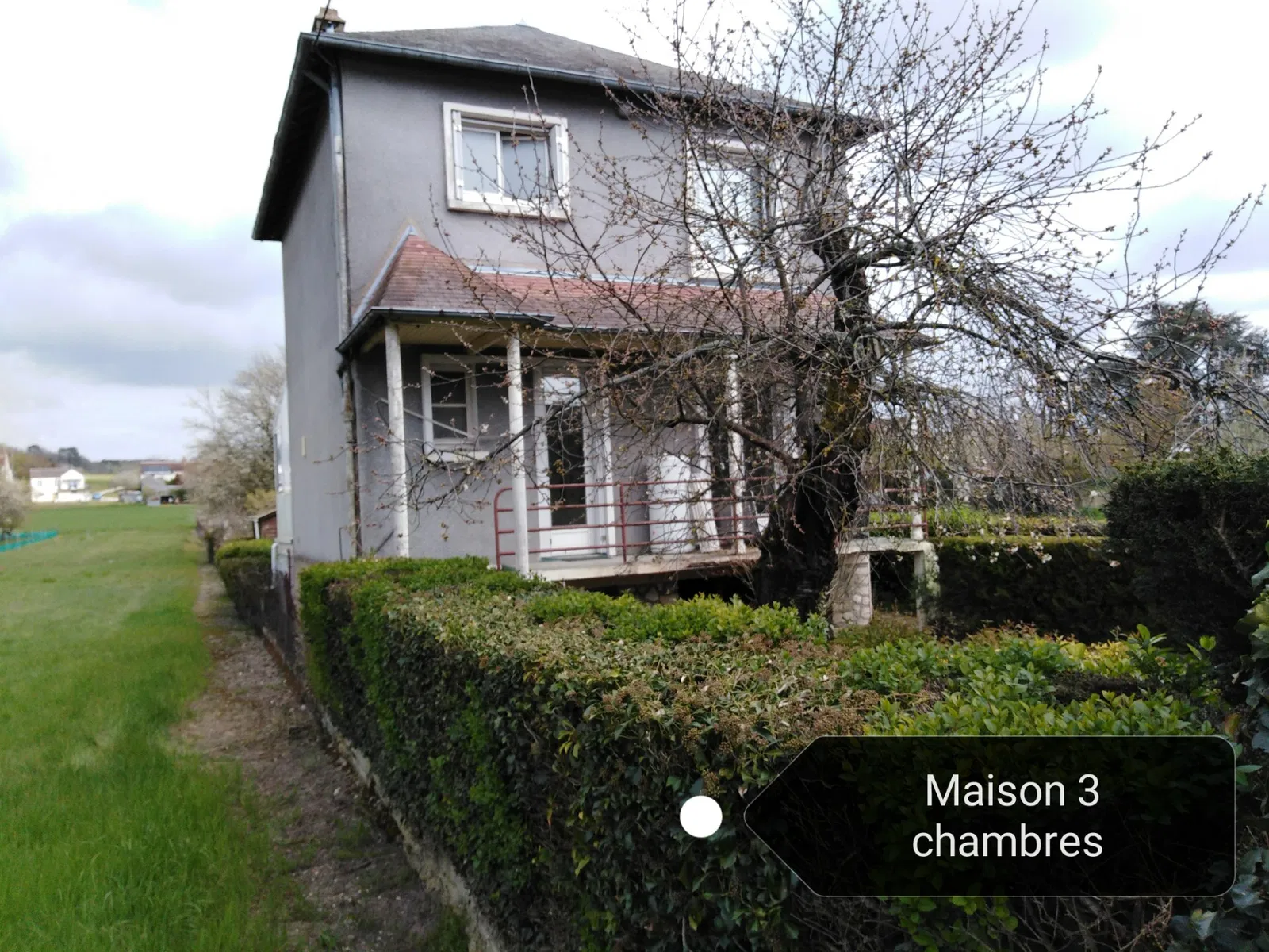 Maison Place de la Gare à Noyers-sur-Cher