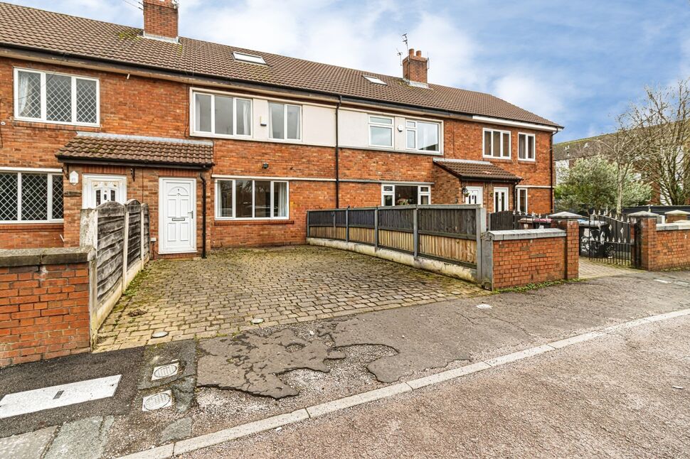Flat Simms Close in Salford