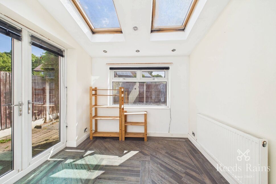 Flat Simms Close in Salford