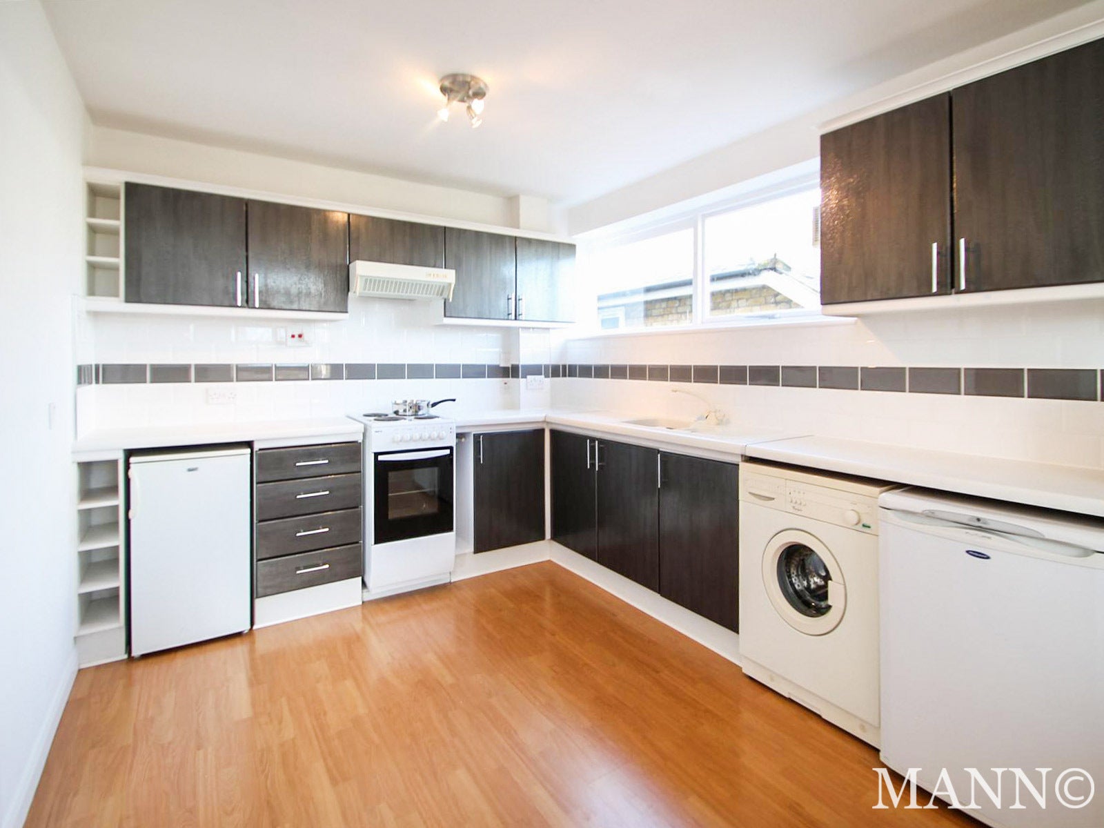 Flat Westhorne Avenue in Greater London