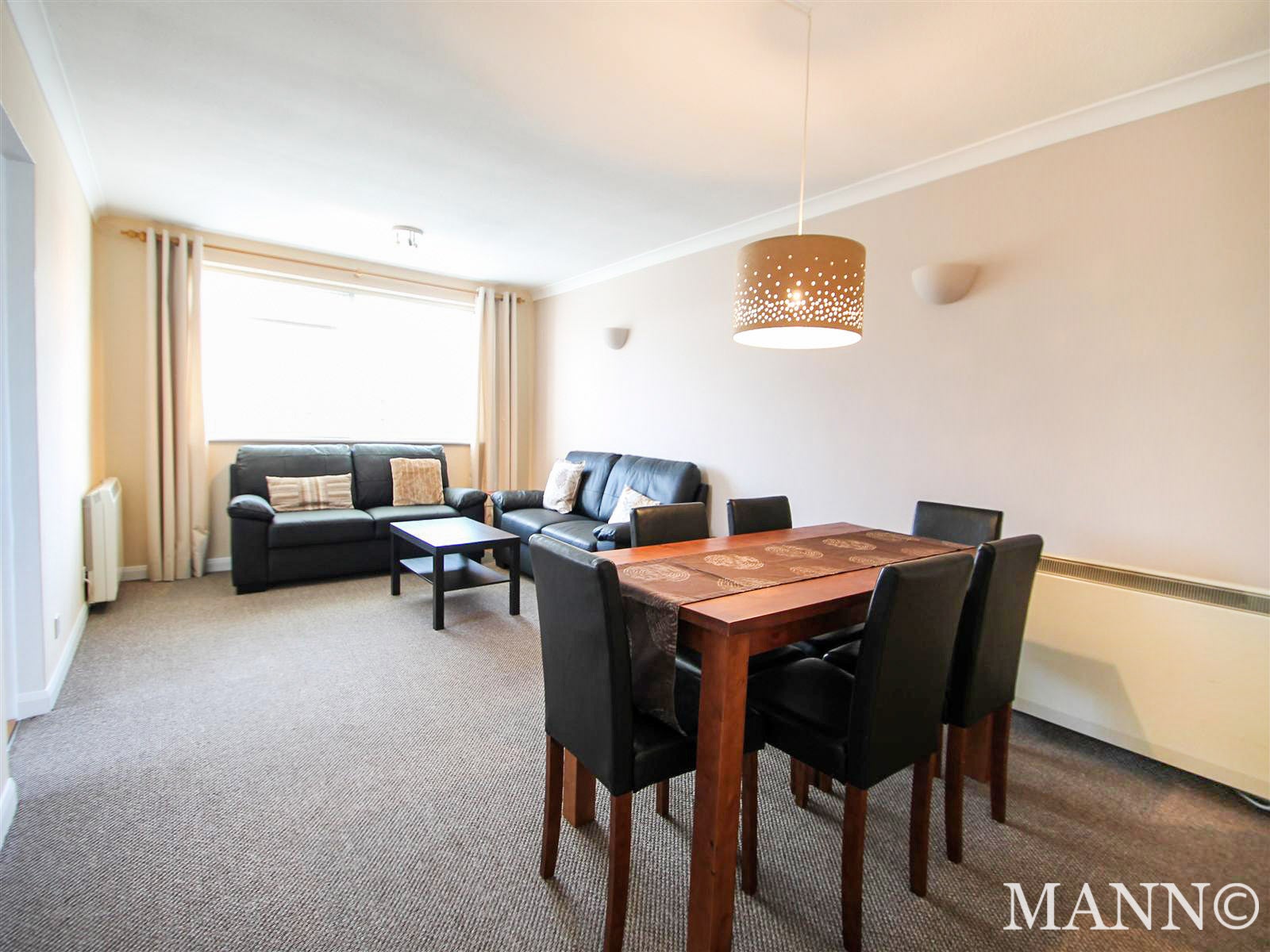 Flat Westhorne Avenue in Greater London