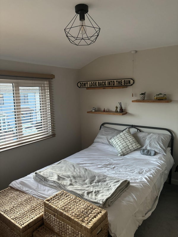 Room St Aidan's Road in Bristol