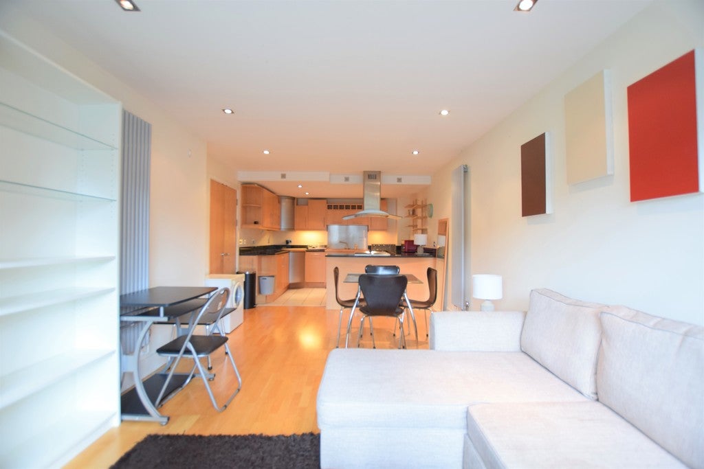Flat Millharbour in Greater London